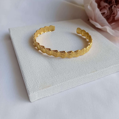 18k Gold Plated Shell Bracelet, Waterproof, Tarnish Resistant, Stainless Steel